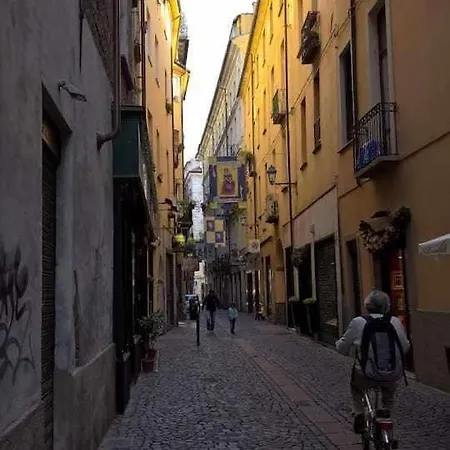 Joie De Vivre Garibaldi Torino